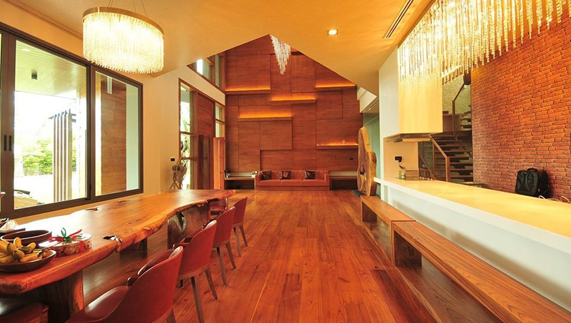 บ้าน พลอย ชิดจันทร์