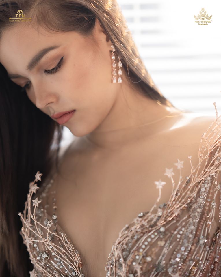 ฟ้าใส ปวีณสุดา ดรูอิ้น 