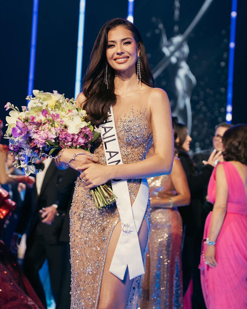 แอนโทเนีย โพซิ้ว 