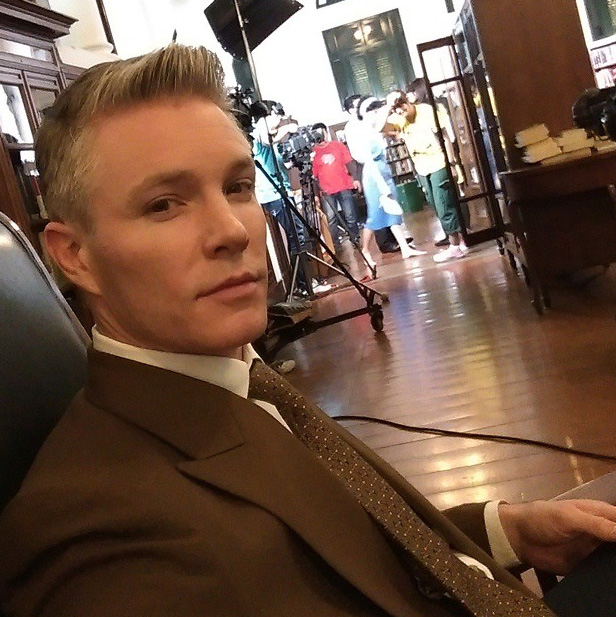 ปีเตอร์ ธูนสตระ ประวัติ