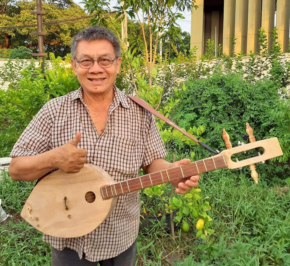 อ.หนุ่ม ภูไท 