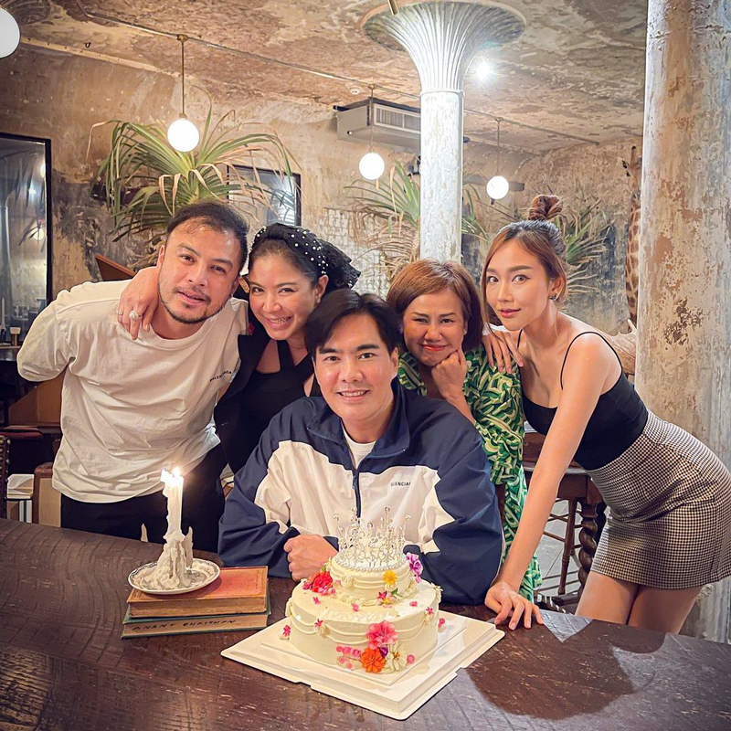 เคลลี่ ธนะพัฒน์