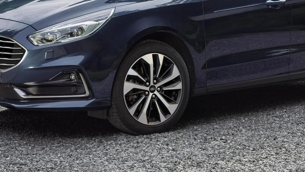 Ford Galaxy Hybrid