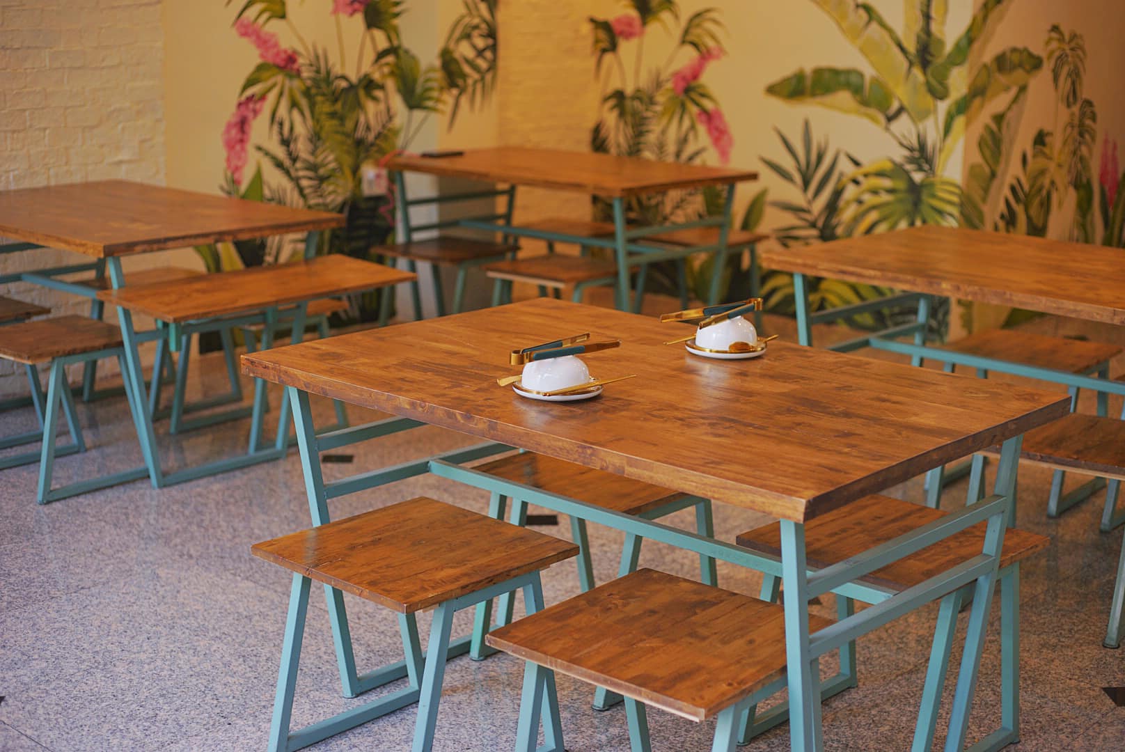 ไม่ว่าง ย่างอยู่