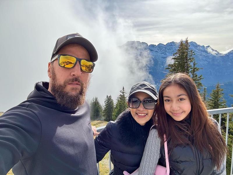 น้องแองจี้ ลูกสาว หญิง จุฬาลักษณ์ 