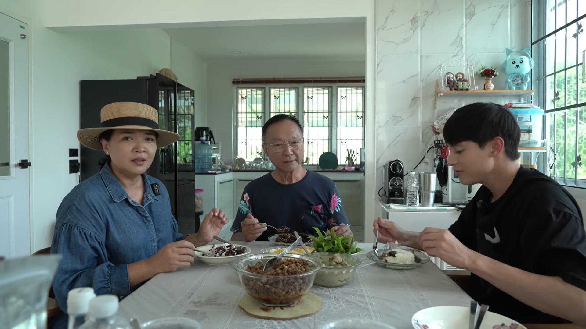 เจมส์ จิรายุ