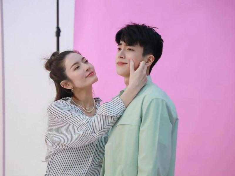 แอฟ ทักษอร - นนกุล