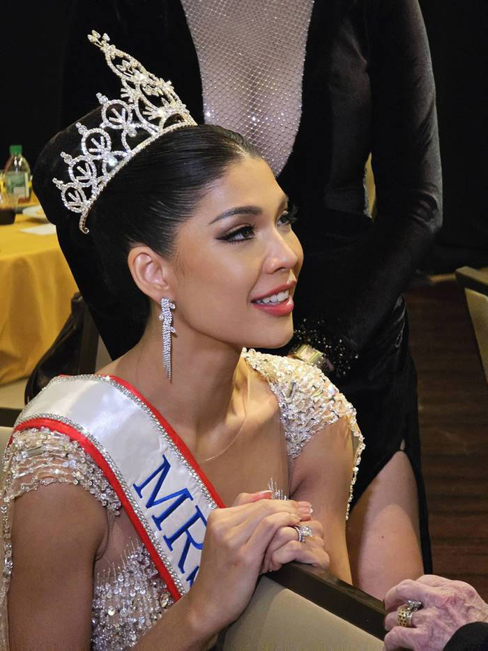  แซมมี่ ชนิตา คว้ามง Mrs. World 2025 