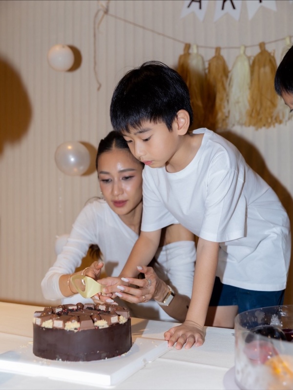  เนย โชติกา จัดปาร์ตี้วันเกิดให้ น้องอคิณ ลูกชายวัย 8 ขวบ 