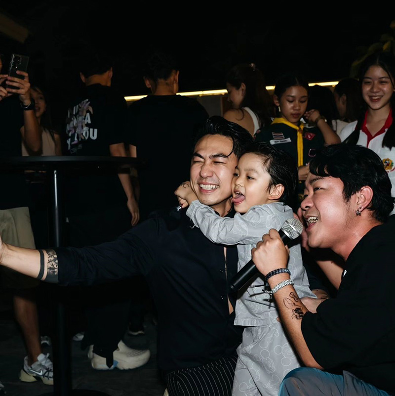  ดีเจเพชรจ้า 