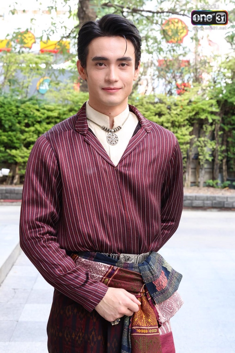 ผาแดงนางไอ่ ตัวละคร