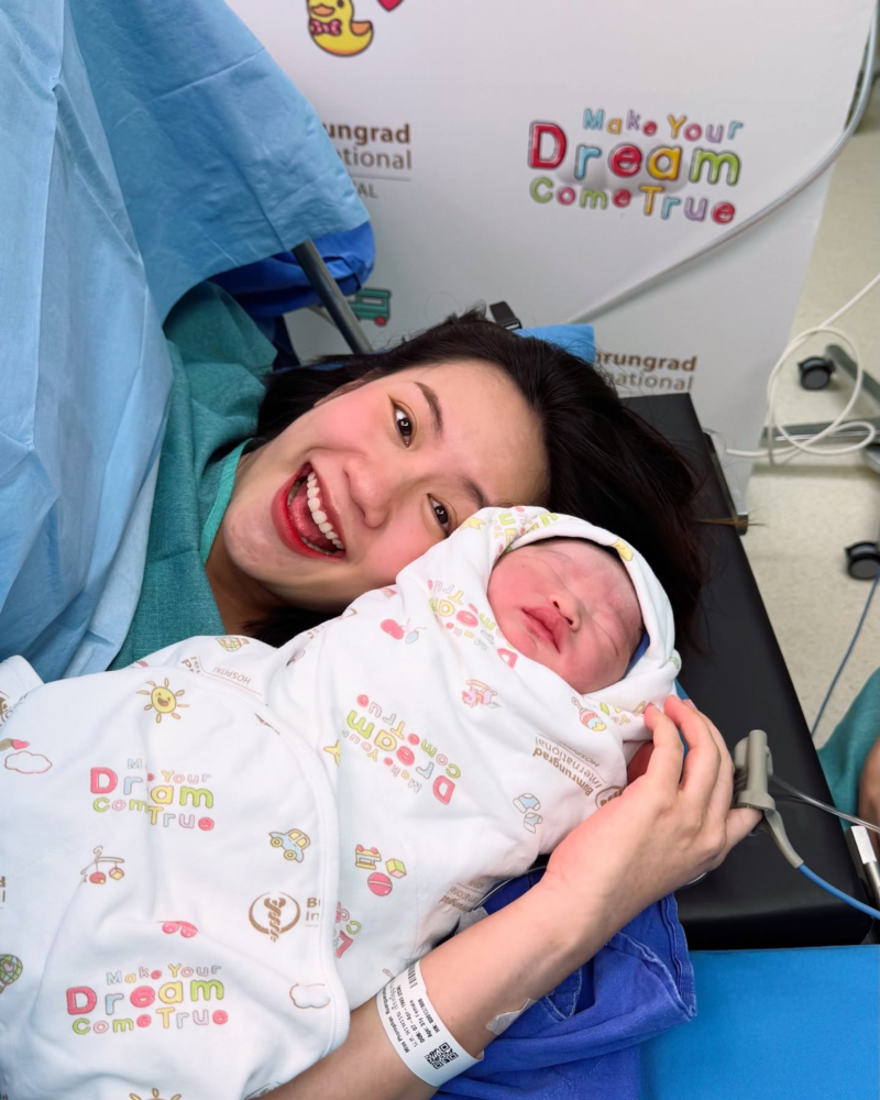 เมอา Mayy R ยูทูบเบอร์ดัง คลอดแล้ว