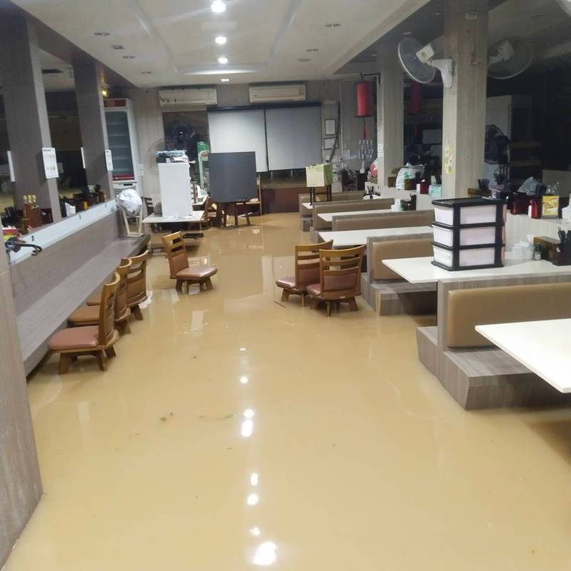 เคน ภูภูมิ ใจสู้ รีโนเวตคาเฟ่ที่หาดใหญ่