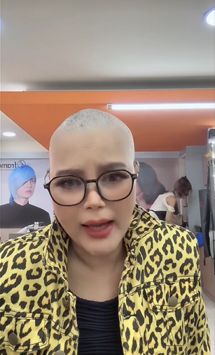 จันทร์จวง น้องสาว พุ่มพวง ดวงจันทร์ โกนผมสู้มะเร็ง