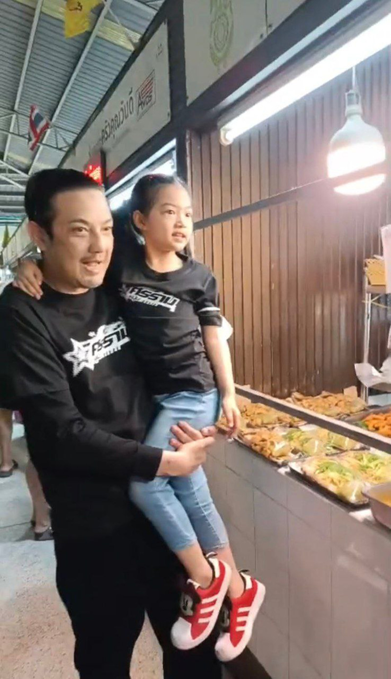 หนุ่ม ศรราม แค่อุ้มลูกก็เจอดราม่า