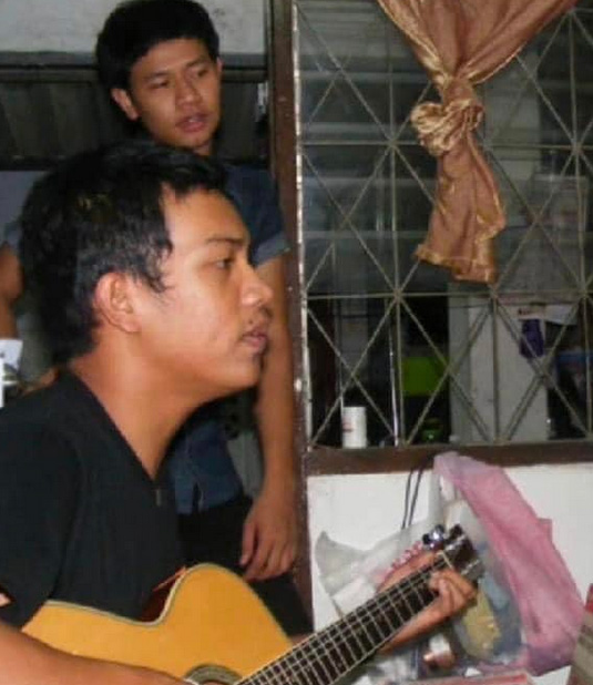 ส่องภาพ ปุ้ย L.กฮ. สมัยหนุ่ม ๆ ลุคผมสั้น คมเข้มไม่เบา