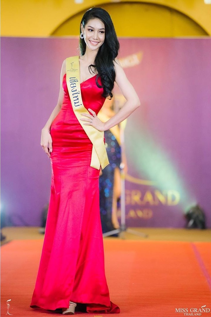 เจน นฤมล