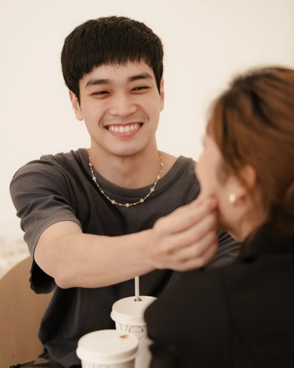 โอบนิธิ ประวัติ