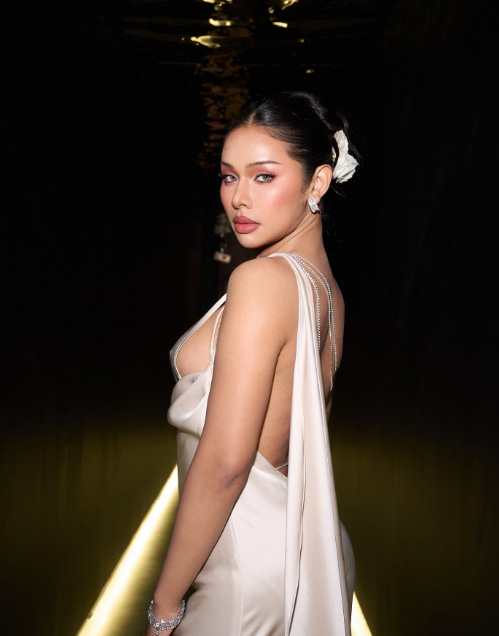 ประวัติ มิกซ์ เฉลิมศรี หรือ Badmixy นักร้องและอินฟลูเอนเซอร์สาวสุดแซ่บ