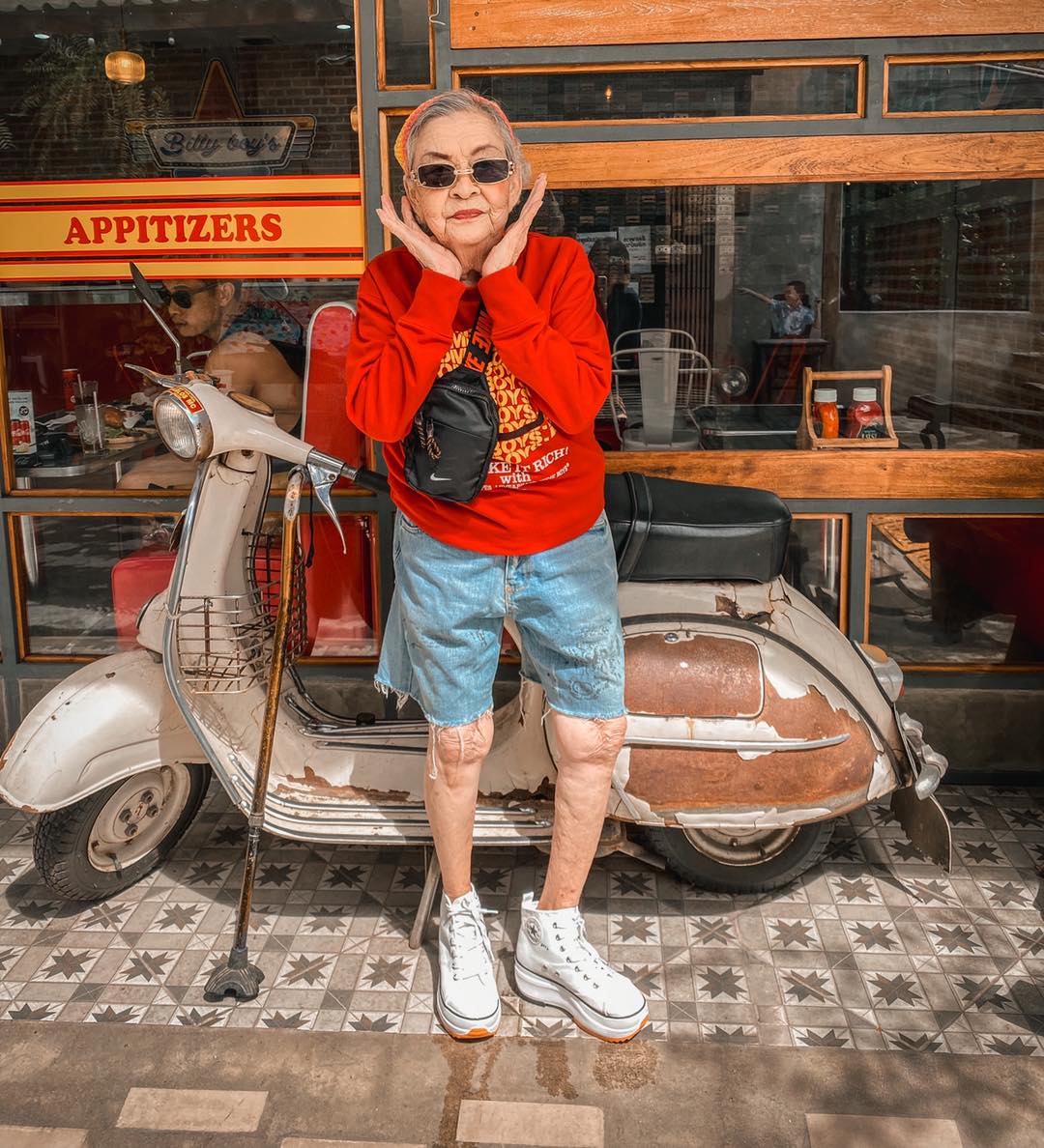 คุณยายหงส์ทอง