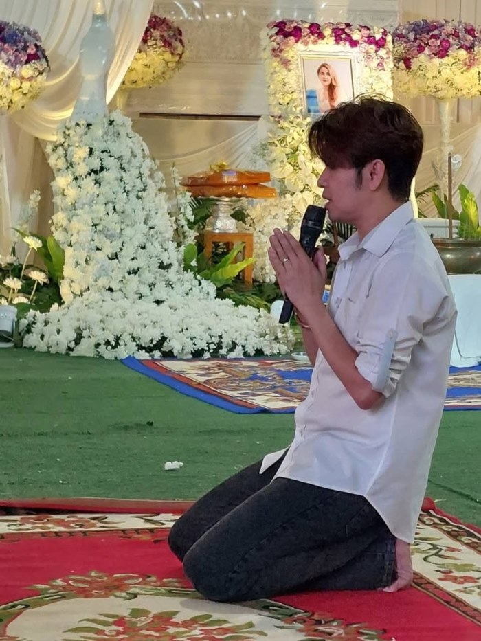 กุ้ง สุธิราช สร้างเมรุลอยให้ วิ วิรดา