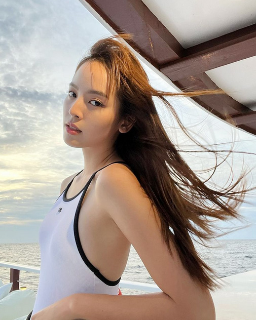 ดาราชุดว่ายน้ำ