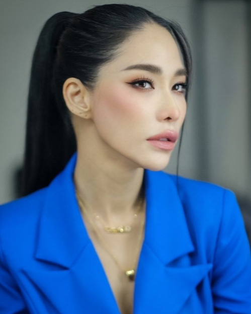 พลอย เฌอมาลย์