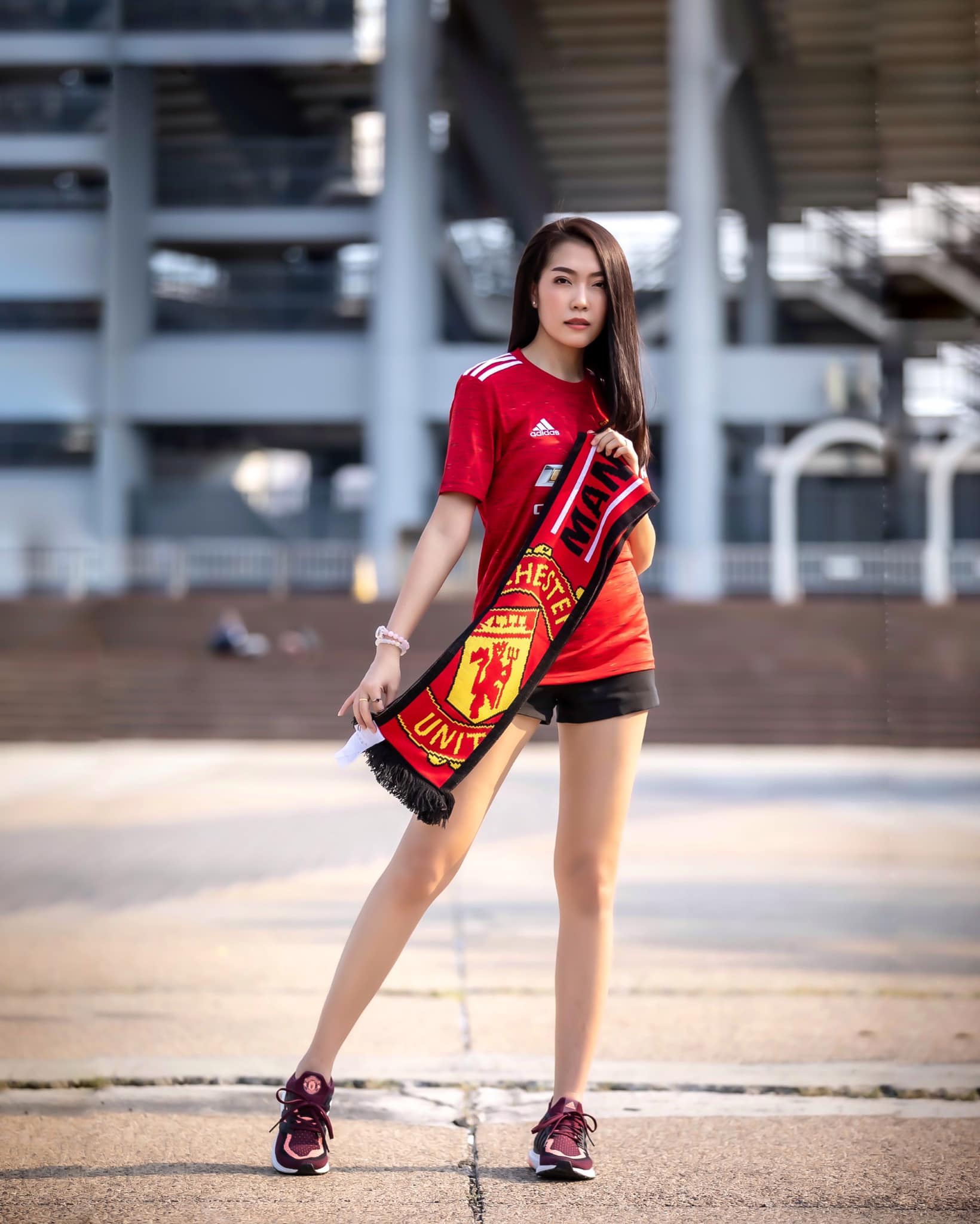 พีชชี่ วรันธร