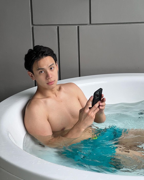 แบงค์ อาทิตย์