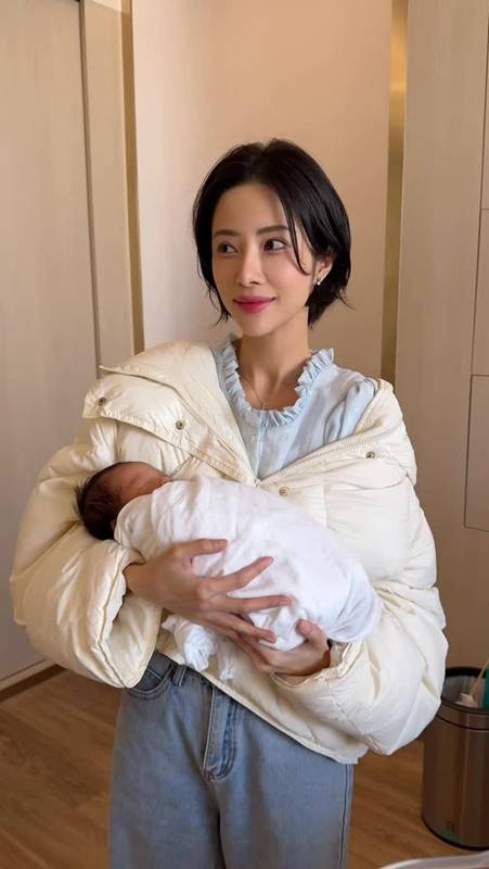 แจม ชรัฐฐา เผยภาพอุ้มเด็ก