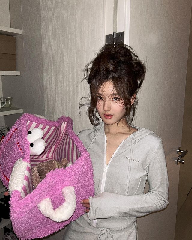 จ้าวลู่ซือ