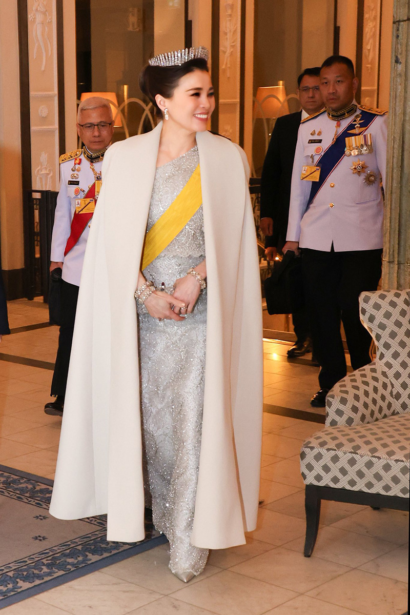 ในหลวง - พระราชินี