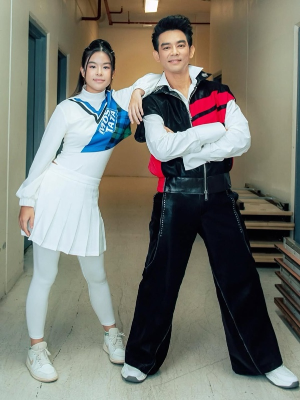 น้องโสน ขึ้นคอนเสิร์ตกับ พ่อมอส ปฏิภาณ