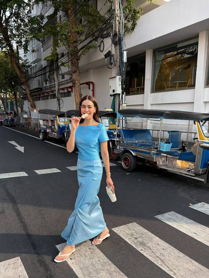  คิมเบอร์ลี่ สวยสง่าในชุดไทยเรียบหรูดูแพง