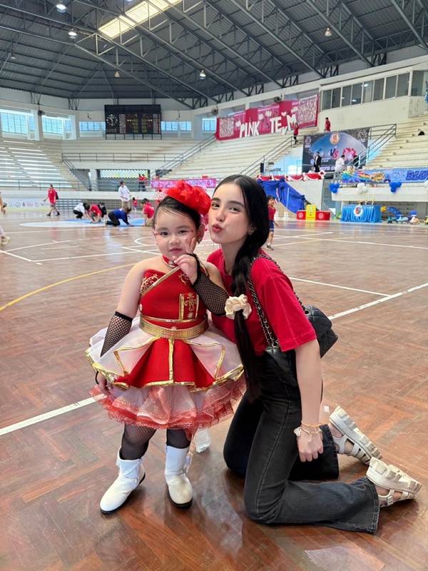 ขนม ศศิกานต์ ครูเต้ย อภิวัฒน์