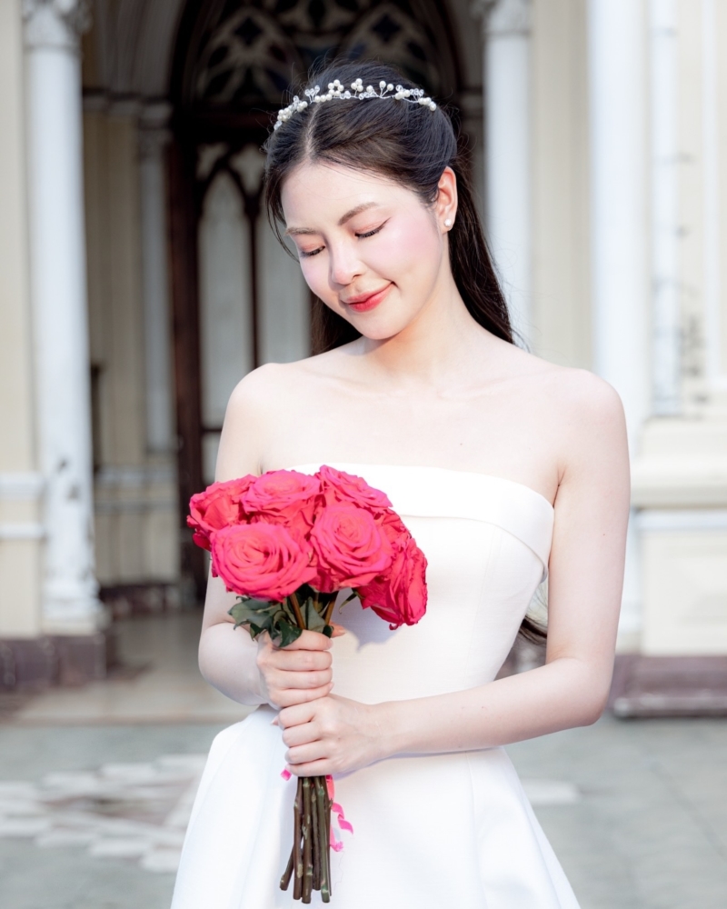 เอวา ปวรวรรณ 