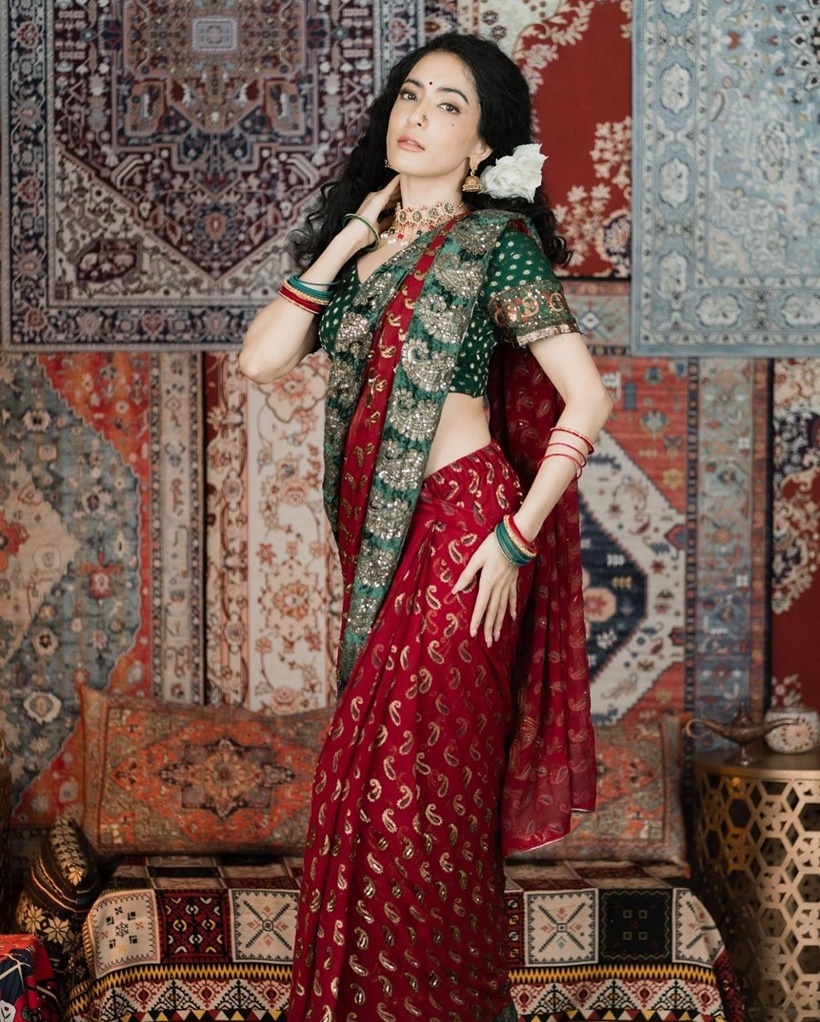 พิ้งค์กี้ สาวิกา