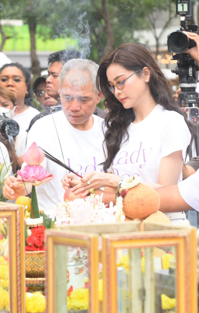 Lady Bee คุณบุญเลื่อง จันดารา อิงฟ้า วราหะ หนังไทย ภาพงานบวงสรวง