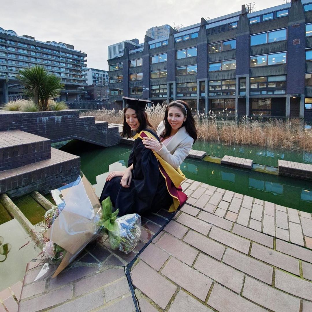 พีช พชร ครอบครัว