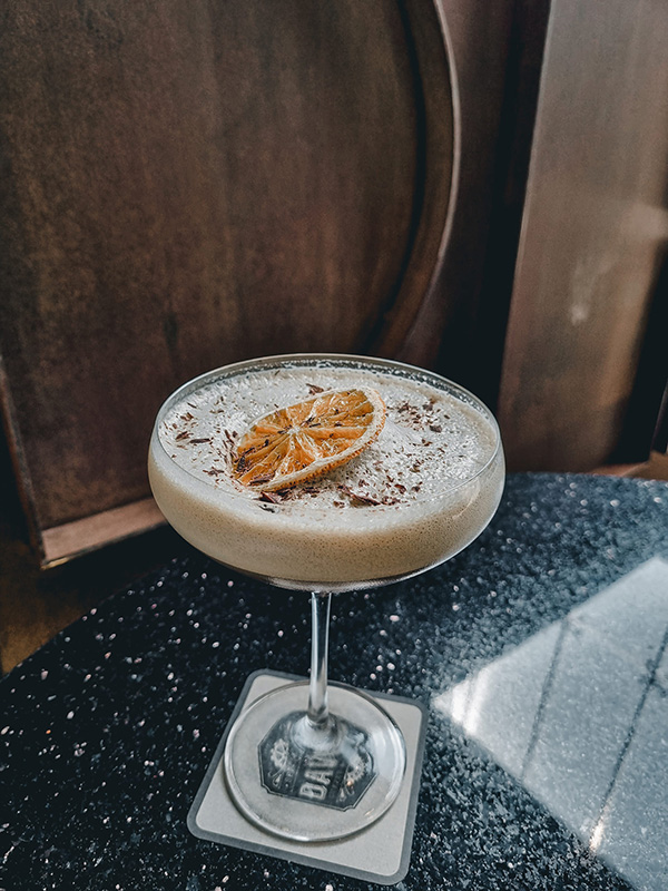 คาเฟ่สไตล์ยุโรป กรุงเทพ