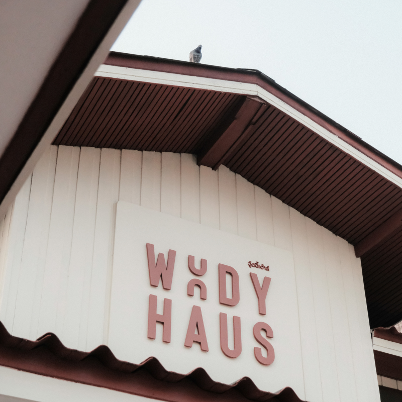 Woody Haus Café  