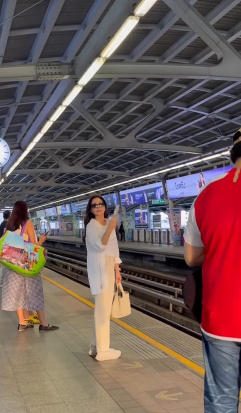 เชอรี่ เข็มอัปสร