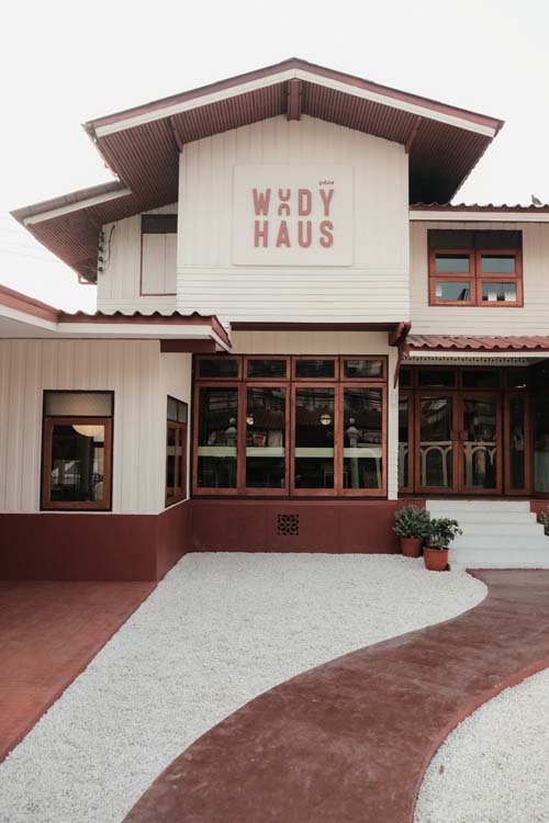 Woody Haus Café 