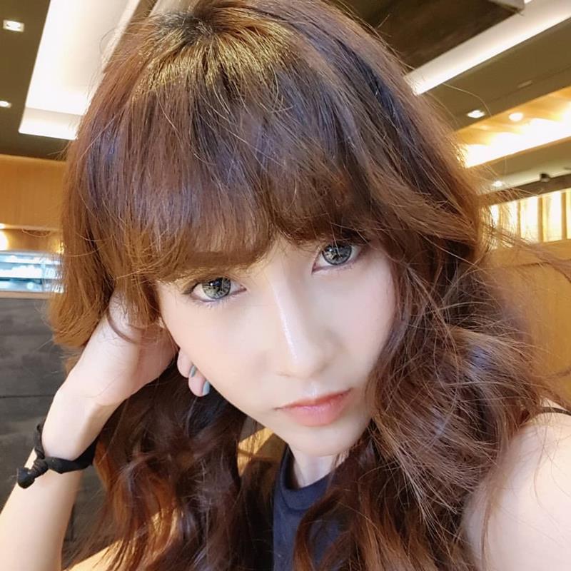 แพร วรภร 