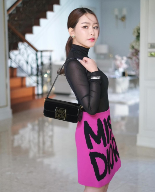 เมย์ ดร.วาสนา อินทะแสง ประวัตินักธุรกิจสาวสวย รวย เก่ง เจ้าของ Rolling Round