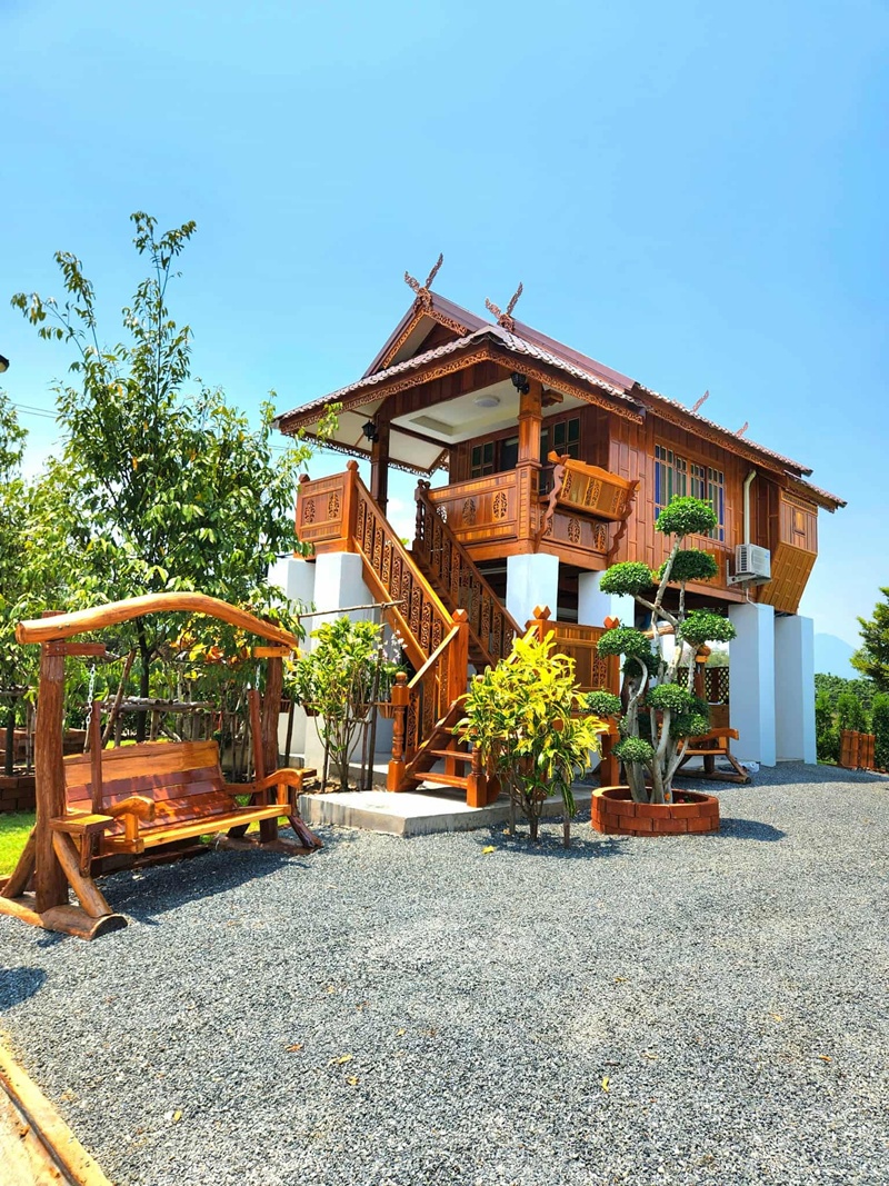 บ้านกลางทุ่ง