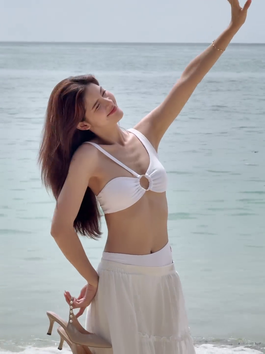กานต์ ณัฐชา เปิดโหมดเซ็กซี่ นุ่งทูพีซอวดหุ่นสวยริมทะเล