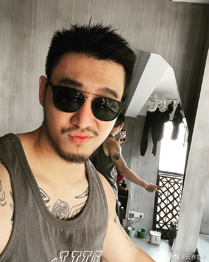 หนุ่มหล่อ