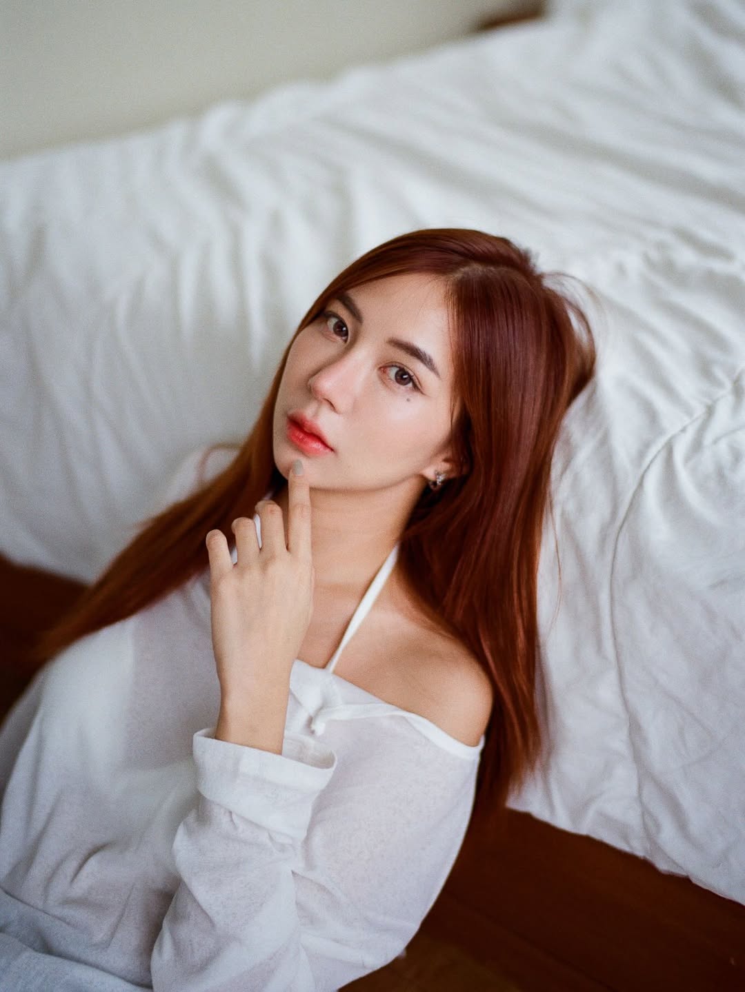 น้ำฝน ปริตา จัดบิกินี่ แชะภาพริมสระว่ายน้ำ