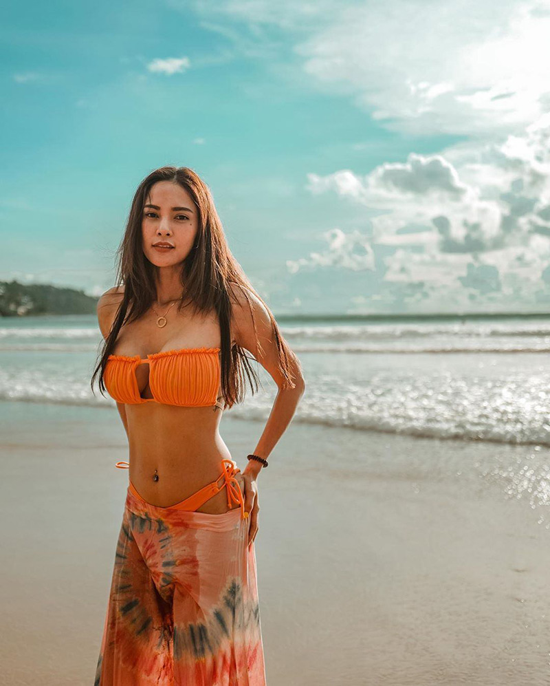 อุ้ม ลักขณา